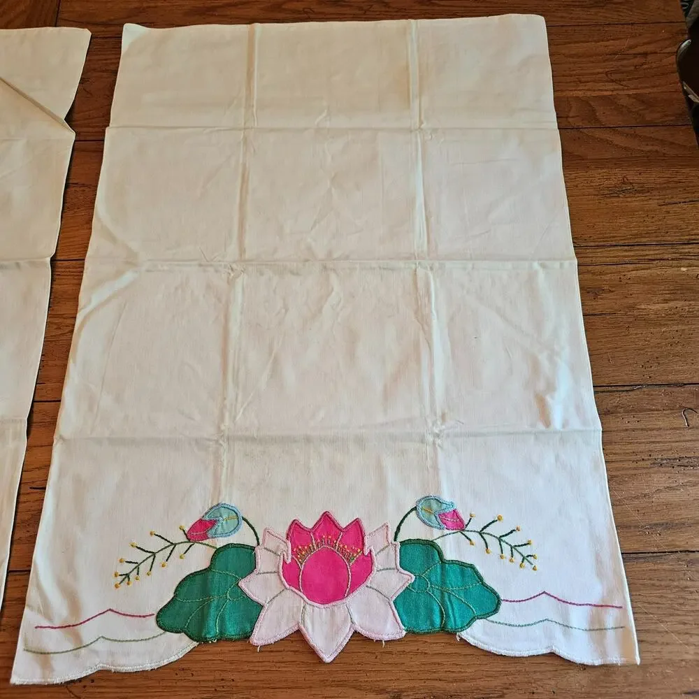 VTG Hand Applique Embroidered Floral Waterlillies Pillowcases Cottagecore